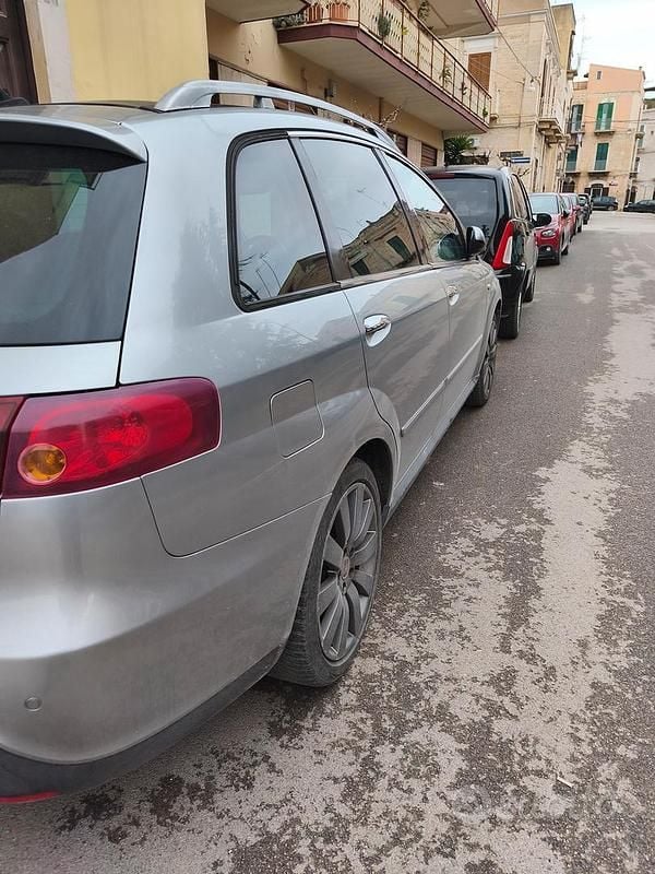 Usata Fiat Croma 150 CV (110 kW) 2010 Grigio Station wagon