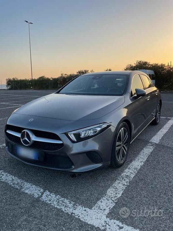 Usata Mercedes A180 136 CV (100 kW) 2020 Grigio Berlina