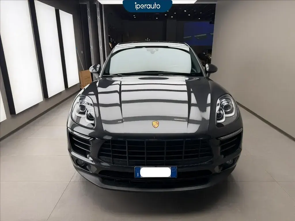 Usata Porsche Macan 252 CV (185 kW) 2018 Grigio metallizzato SUV