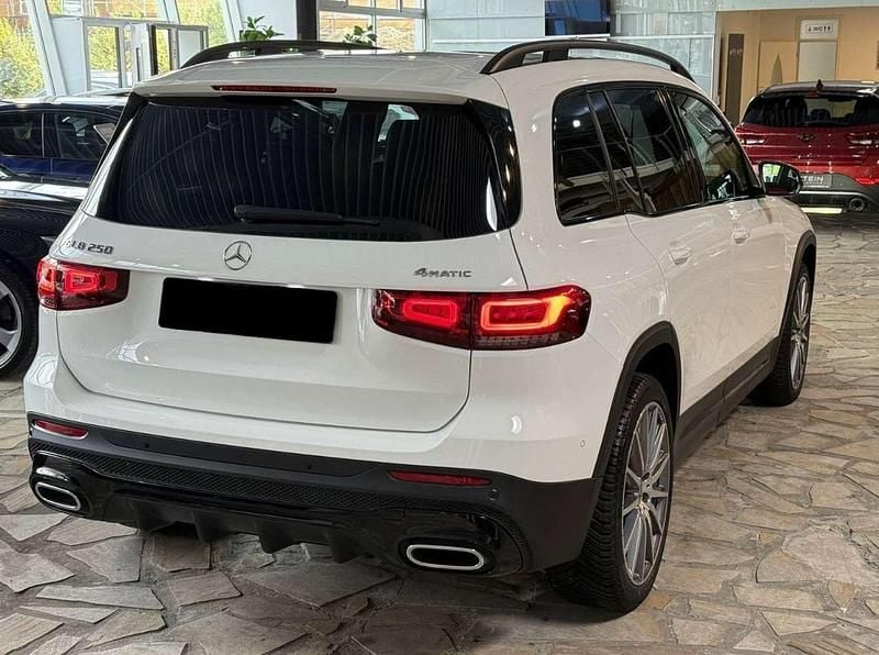 Usata Mercedes GLB250 AMG line 224 CV (164 kW) 2021 Bianco SUV