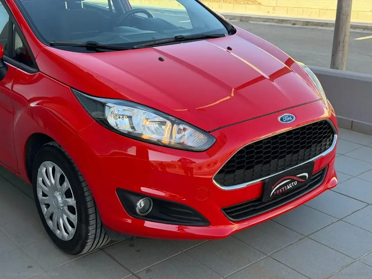 Usata Ford Fiesta 80 CV (58 kW) 2016 Rosso Utilitaria