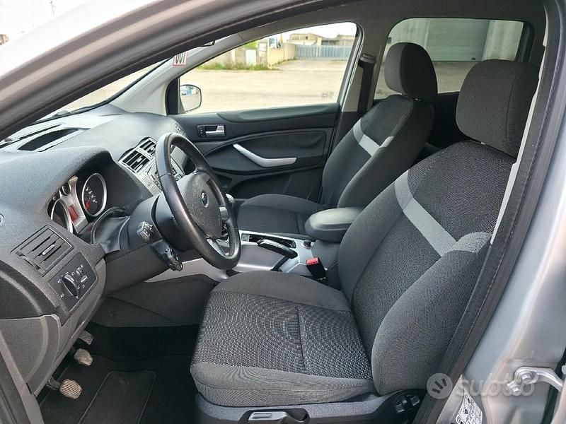 Usata Ford Kuga 140 CV (102 kW) 2011 Grigio SUV