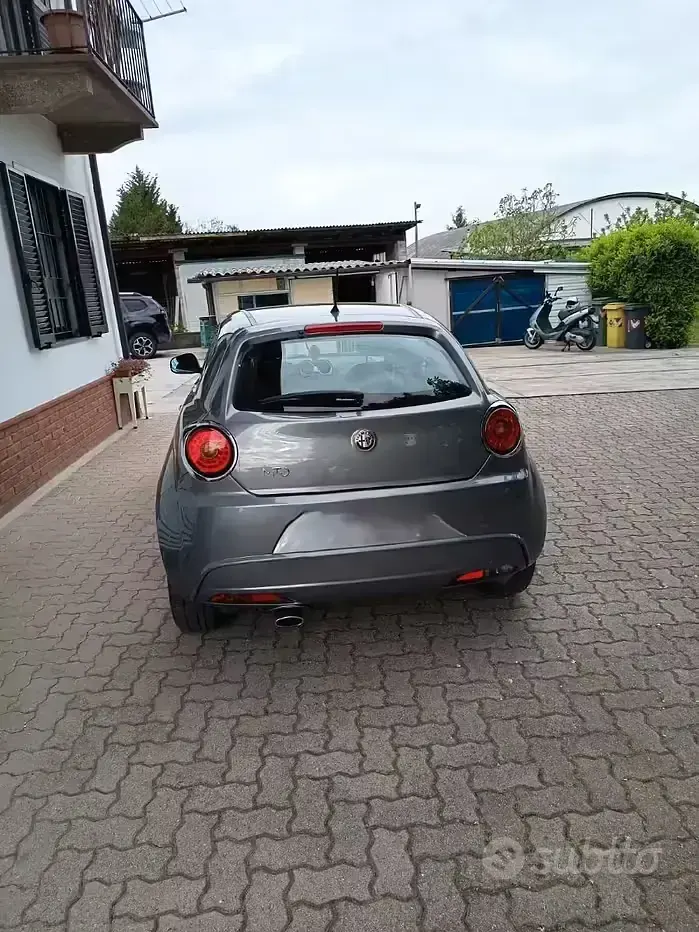 Usata Alfa Romeo MiTo 120 CV (88 kW) 2010 Grigio Utilitaria
