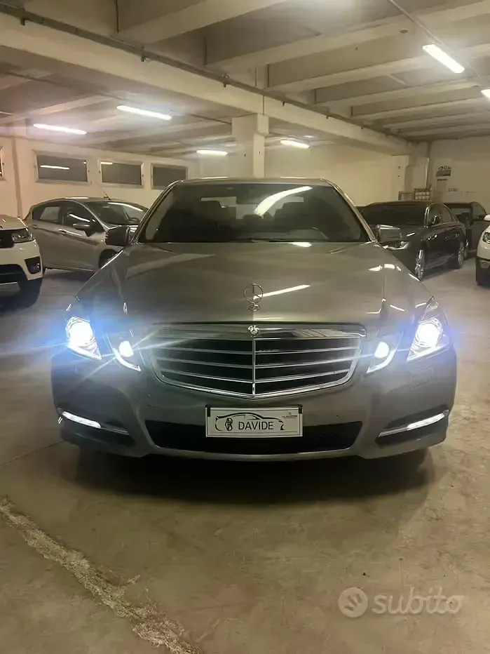 Usata Mercedes E350 AMG 265 CV (194 kW) 2011 Grigio Berlina