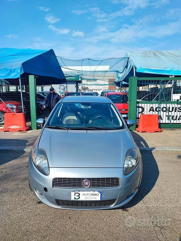 Usata Fiat Grande Punto 65 CV (47 kW) 2009 Grigio Utilitaria