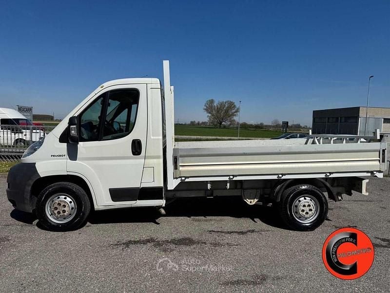 Usata Peugeot Boxer 120 CV (88 kW) 2009 Bianco pastello Furgone