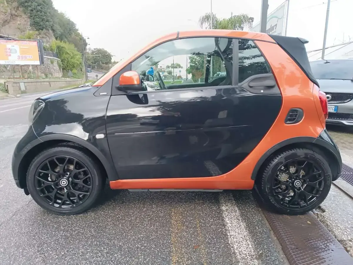 Usata Smart ForTwo Cabrio Superpassion 71 CV (52 kW) 2016 Nero Cabrio