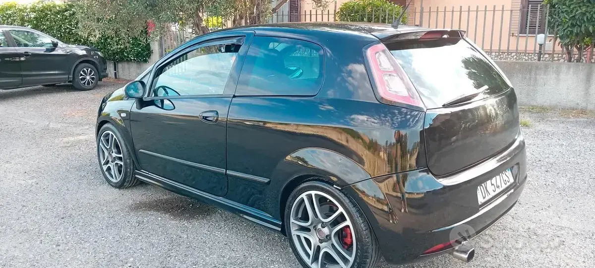 Usata Fiat Grande Punto 131 CV (96 kW) 2007 Nero Utilitaria