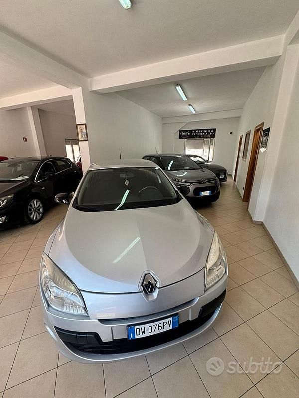 Usata Renault Mégane 90 CV (66 kW) 2009 Grigio Berlina