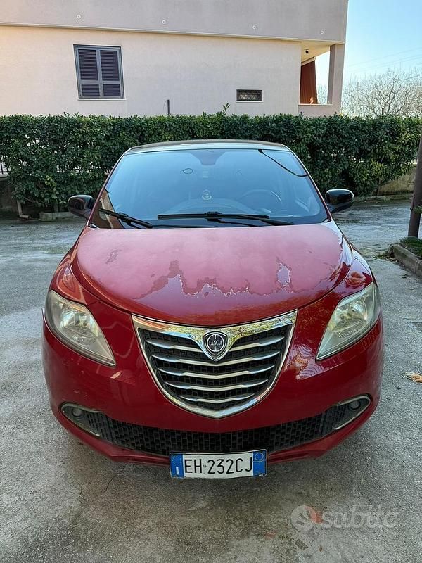 Usata Lancia Ypsilon 69 CV (50 kW) 2012 Utilitaria