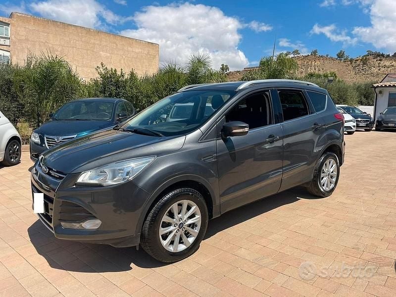 Usata Ford Kuga 150 CV (110 kW) 2016 Grigio SUV
