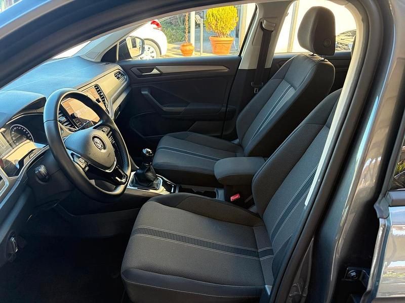 Usata VW T-Roc Business 116 CV (85 kW) 2020 Grigio SUV