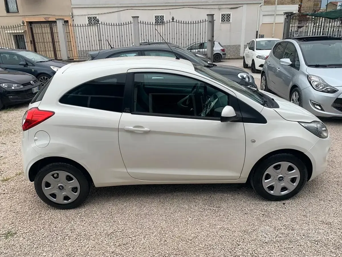 Usata Ford Ka 75 CV (55 kW) 2013 Bianco Utilitaria