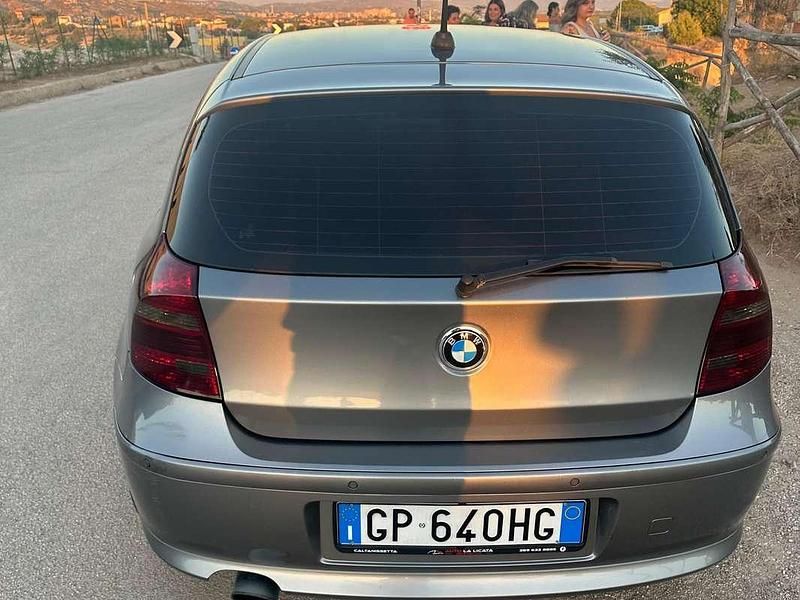 Usata BMW 116 116 CV (85 kW) 2010 Grigio Utilitaria