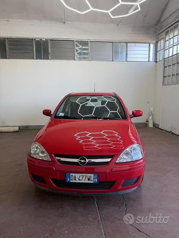 Usata Opel Corsa 80 CV (58 kW) 2006 Rosso Utilitaria