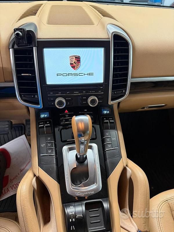 Usata Porsche Cayenne 2011 Blu SUV