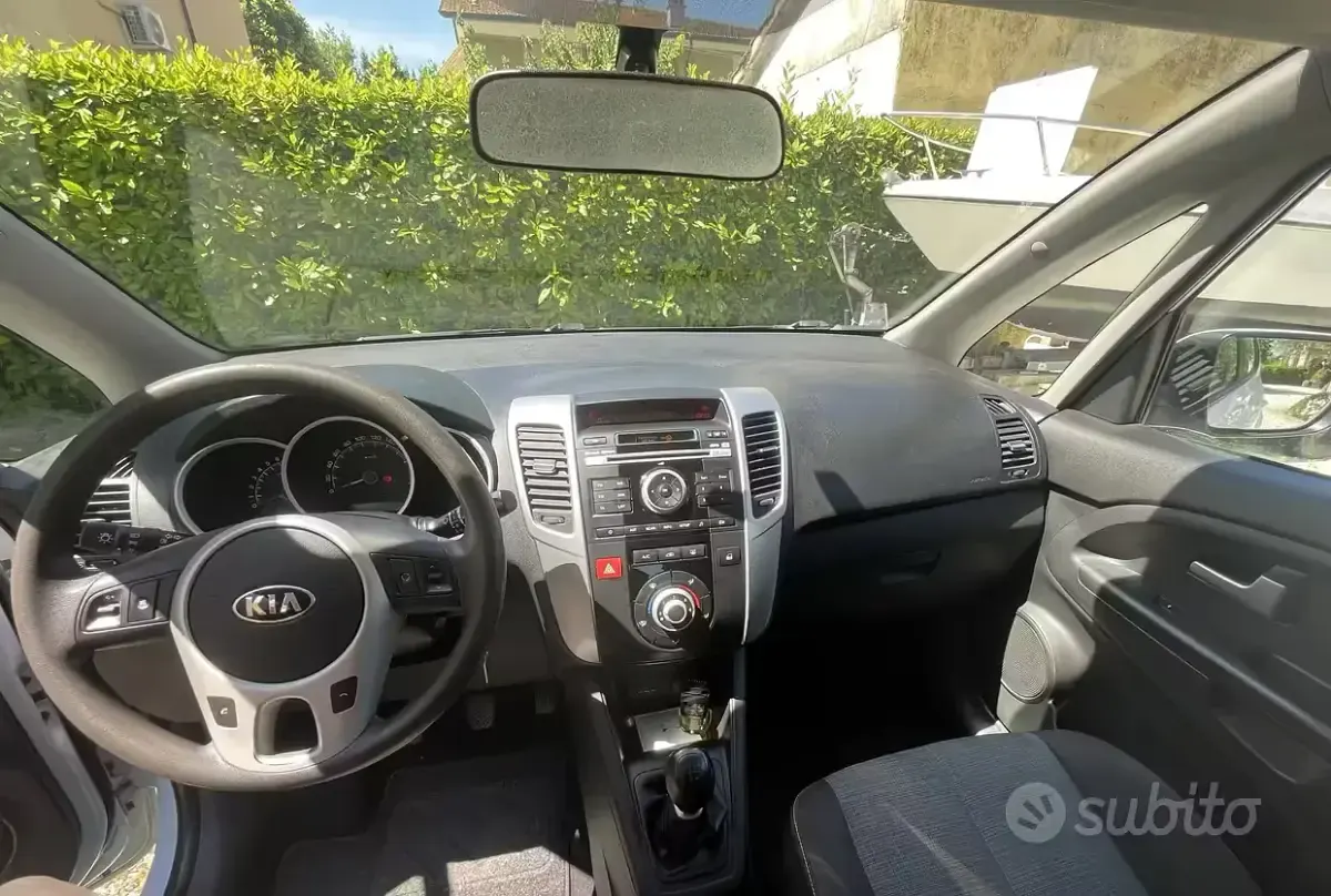 Usata Kia Venga 90 CV (66 kW) 2014 Bianco Utilitaria