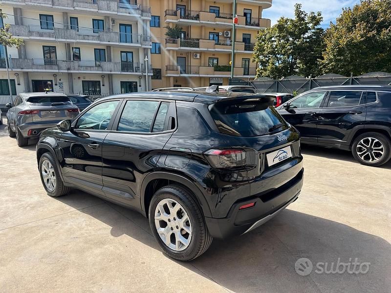 Usata Jeep Avenger Altitude 101 CV (74 kW) 2024 Nero SUV