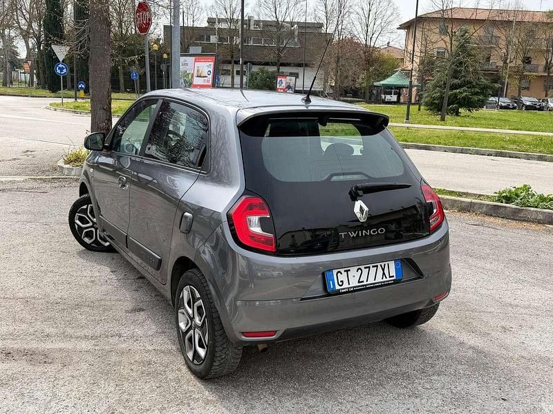 Usata Renault Twingo Intens 65 CV (47 kW) 2019 Grigio Utilitaria