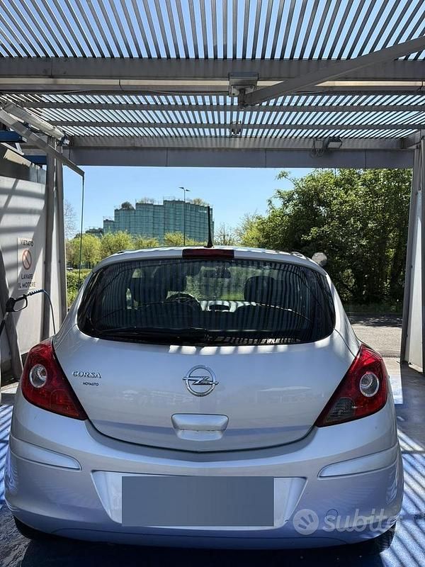 Usata Opel Corsa 85 CV (62 kW) 2012 Grigio Utilitaria
