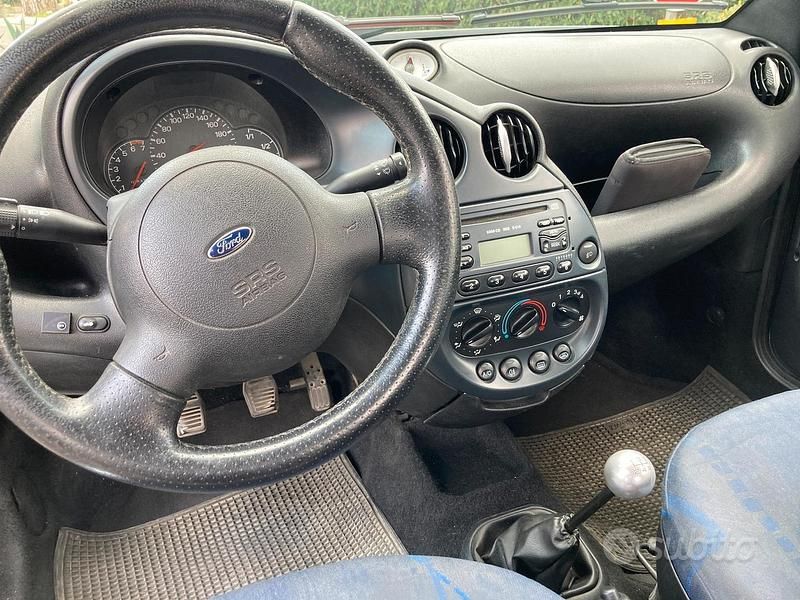 Begagnad Ford SportKa 95 HK (69 kW) 2004 Halvkombi