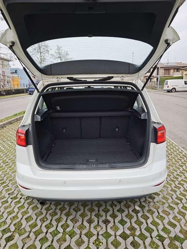 Usata VW Golf Sportsvan 110 CV (80 kW) 2014 Bianco Monovolume
