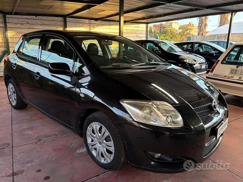 Usata Toyota Auris 89 CV (65 kW) 2007 Nero Utilitaria