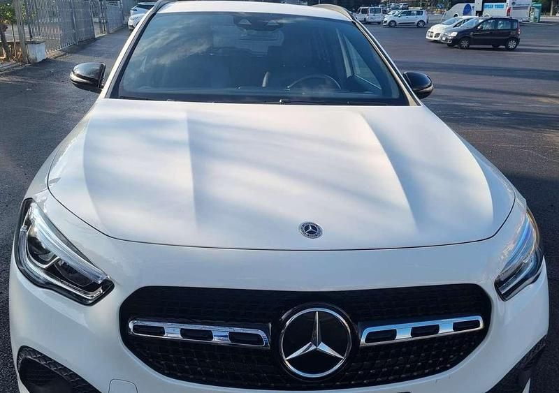 Usata Mercedes GLA200 150 CV (110 kW) 2021 Bianco SUV