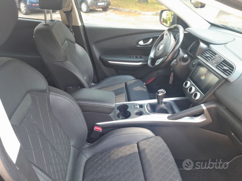 Usado Renault Kadjar 140 CV (102 kW) 2021 Negro SUV