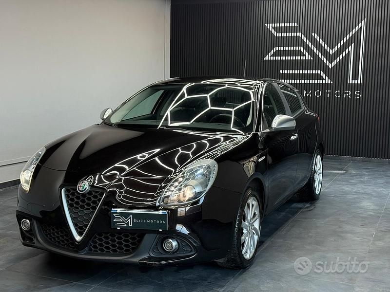 Usata Alfa Romeo Giulietta Distinctive 120 CV (88 kW) 2016 Nero Utilitaria