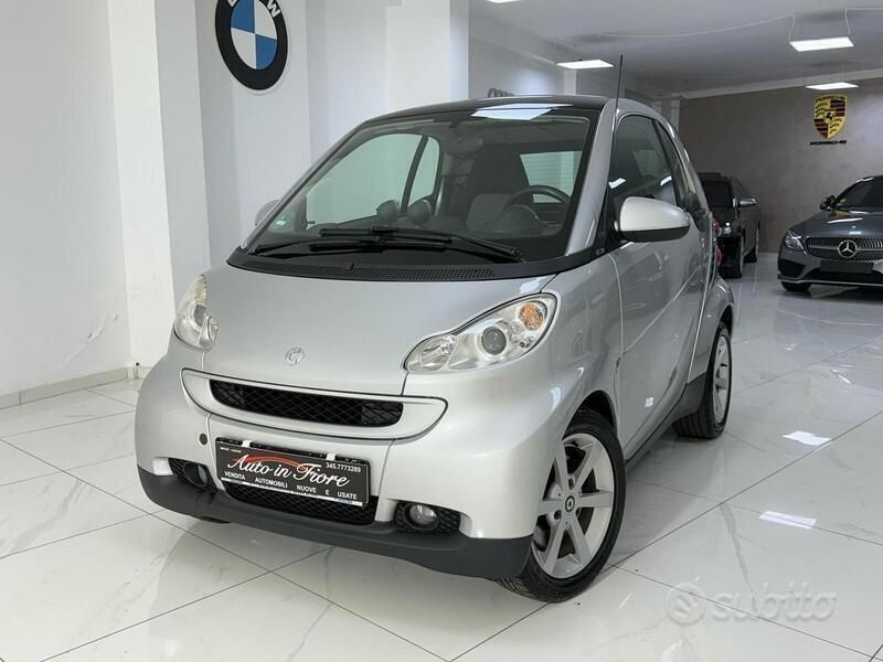 Grigio Usata 2008 Smart ForTwo Coupé Pure Due volumi | 5500 € (Molto cara) - Immagine 1/4