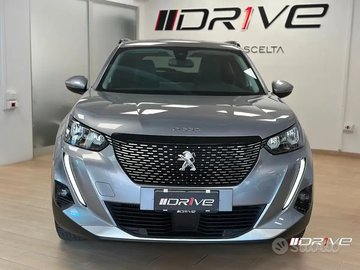 Usata Peugeot 2008 Allure 131 CV (96 kW) 2020 Grigio SUV