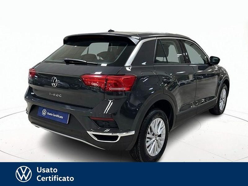 Usata VW T-Roc Business 150 CV (110 kW) 2021 Grigio / pastello SUV