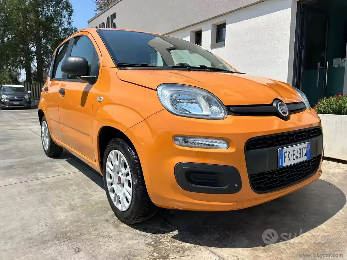 Usata Fiat Panda Lounge 69 CV (50 kW) 2017 Arancione Utilitaria