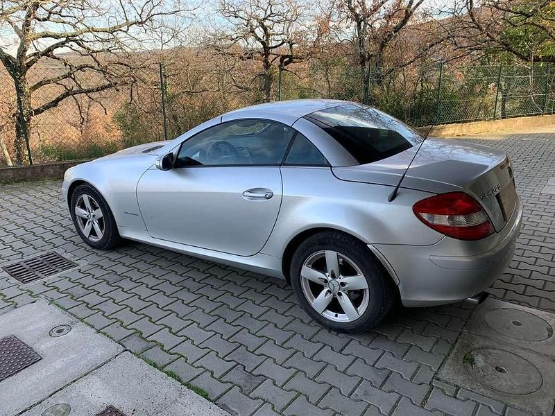 Usata Mercedes SLK200 163 CV (119 kW) 2004 Argento Cabrio