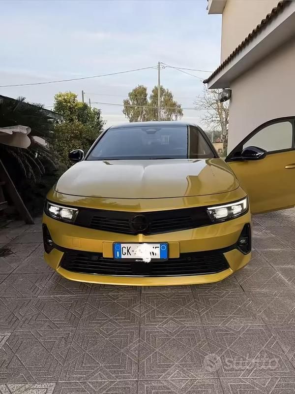 Usata Opel Astra 130 CV (95 kW) 2022 Giallo Berlina