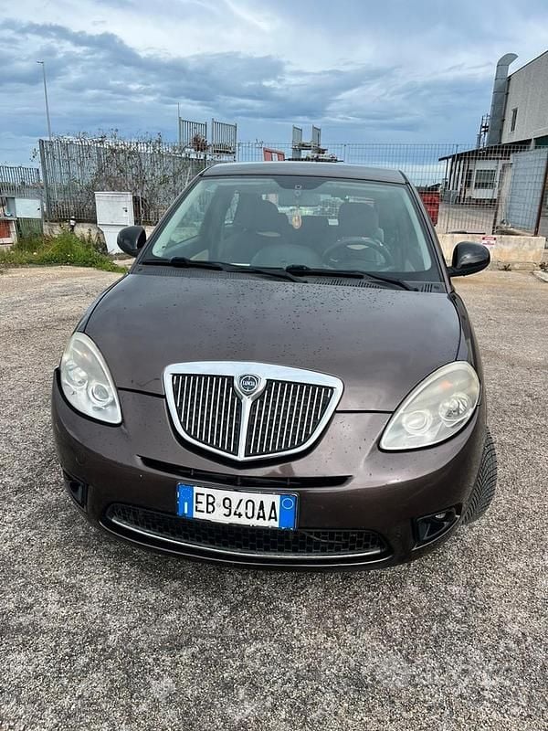 Usata Lancia Ypsilon 75 CV (55 kW) 2011 Utilitaria