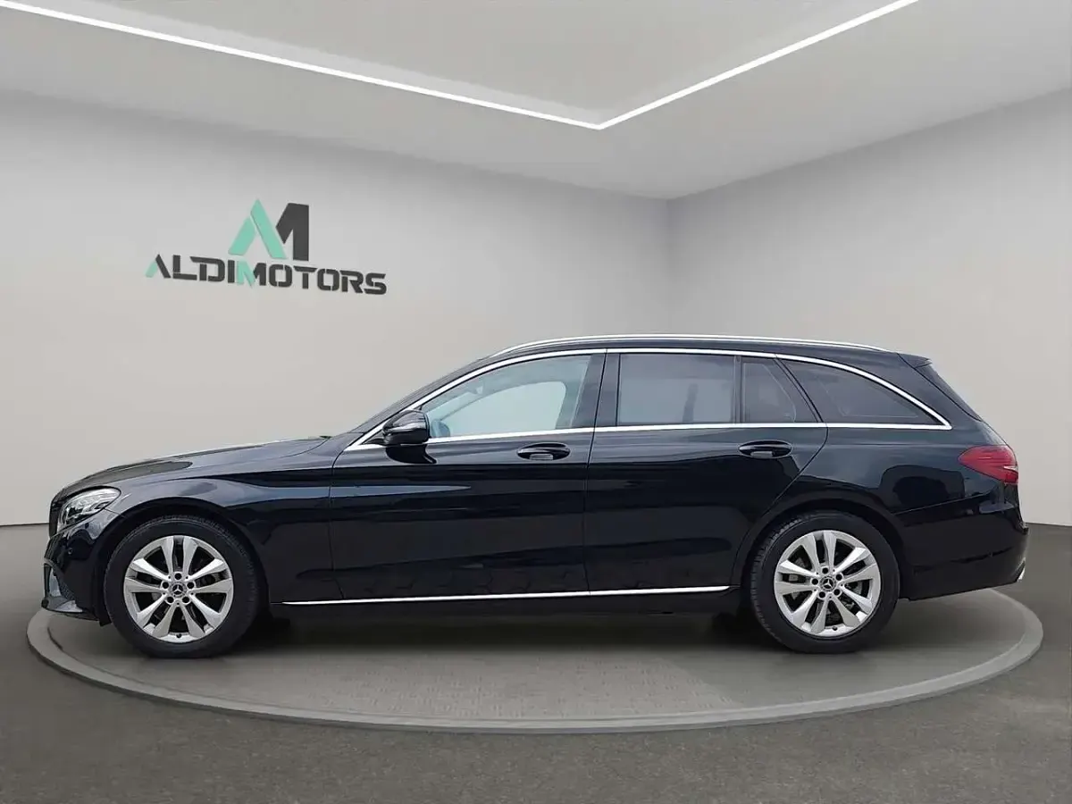 Usata Mercedes C180 Executive 122 CV (89 kW) 2019 Other Station wagon
