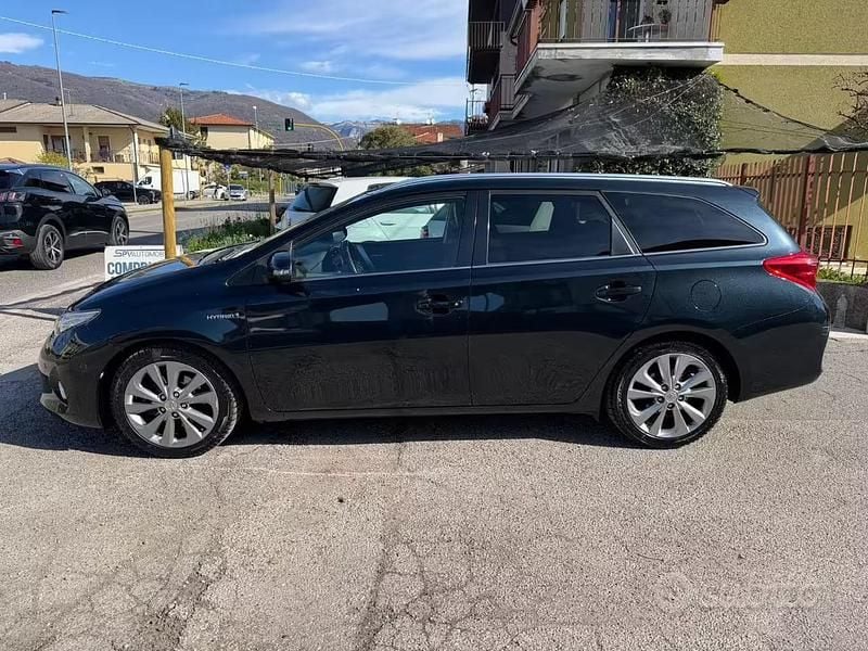Usata Toyota Auris Touring Sports Active 99 CV (72 kW) 2015 Blu Station wagon