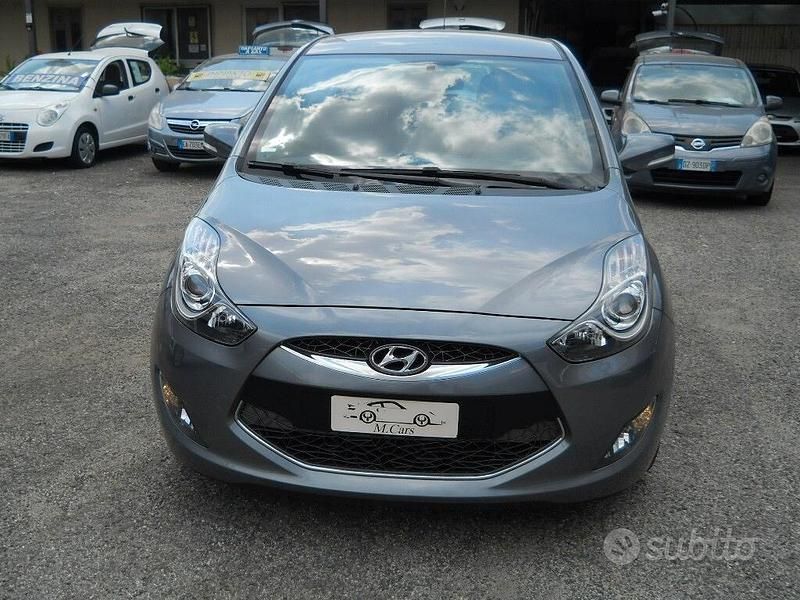 Usata Hyundai ix20 Xpossible 115 CV (84 kW) 2016 Grigio Utilitaria