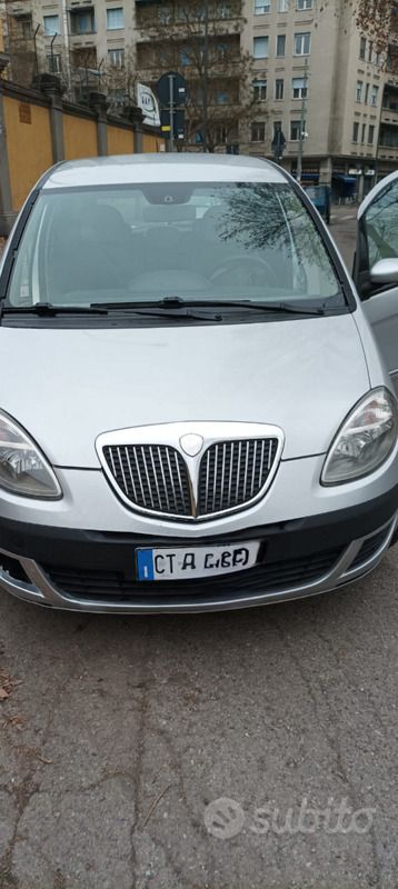 Usata Lancia Musa 2005 Grigio Monovolume