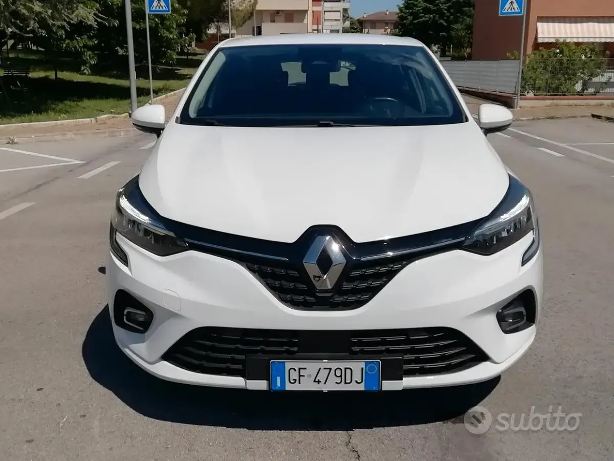 Occasion Renault Clio V Zen 101 PK (74 kW) 2021 Wit Sedan