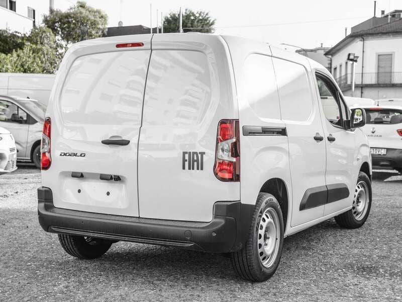 Usata Fiat Doblò 131 CV (96 kW) 2024 Bianco Monovolume