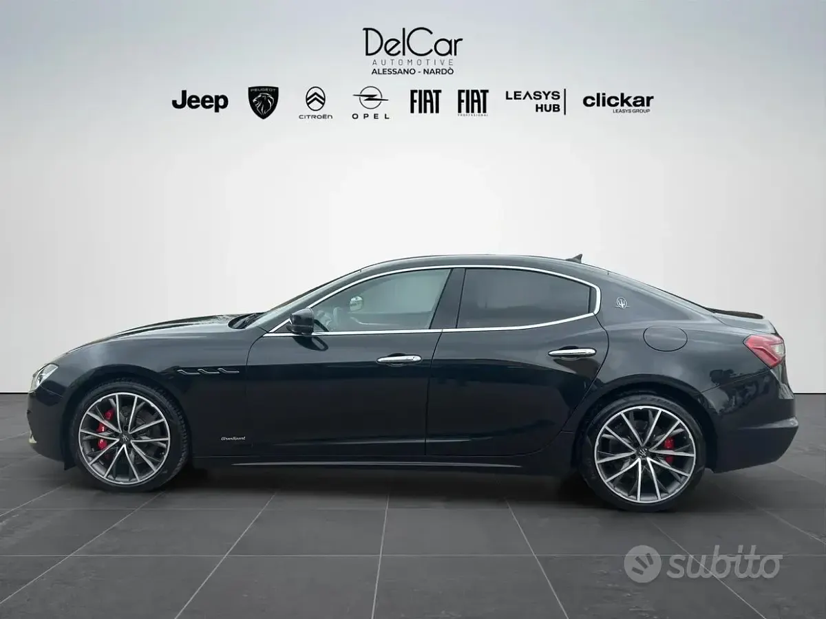 Begagnad Maserati Ghibli 430 HK (316 kW) 2020 Svart Sedan