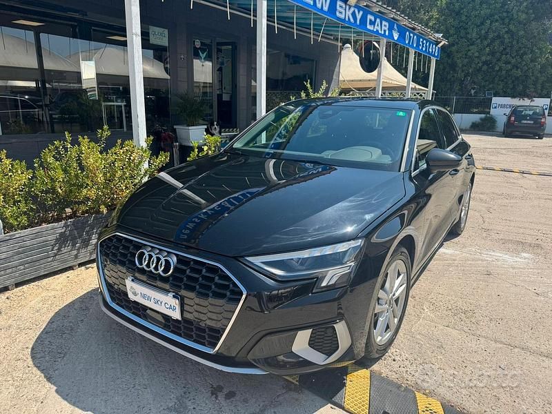 Nero Usata 2022 Audi A3 Advanced Tre volumi | 23.900 € (Buon prezzo) - Immagine 1/4