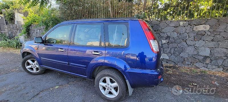 Usata Nissan X-Trail 114 CV (83 kW) 2002 Blu SUV