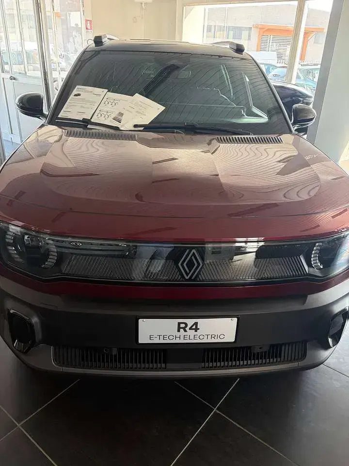 Nuova Renault 4 E-Tech Komfort 77 kW (106 CV) 2026 Rosso SUV