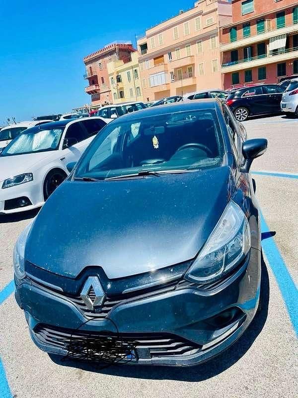 Usata 2019 Renault Clio IV Life Tre volumi | 6500 € (Super prezzo) - Immagine 1/4