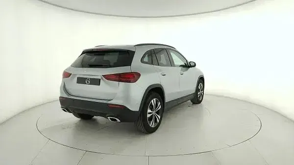 Nuova Mercedes GLA200 150 CV (110 kW) 2026 Nero notte SUV