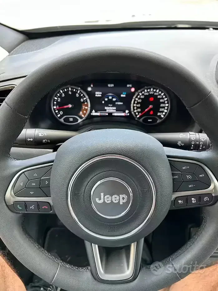 Usata Jeep Renegade 120 CV (88 kW) 2022 Grigio SUV